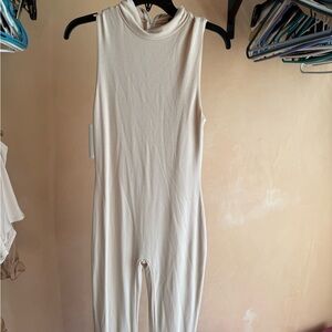 Elegant Cream Sleeveless Jumpsuit